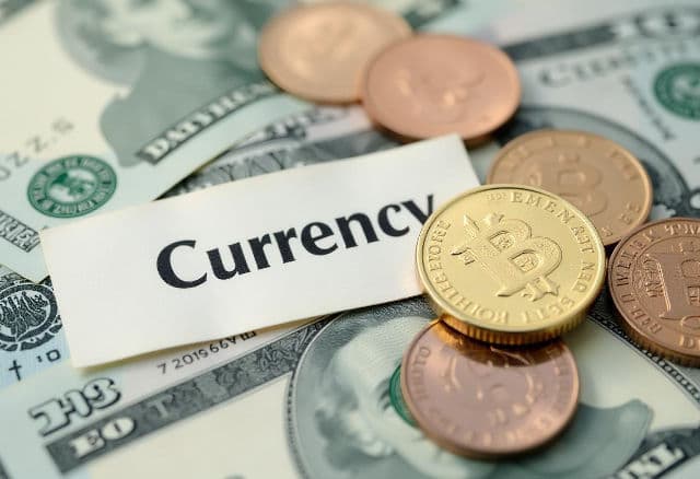 মুদ্রা কী? এবং অর্থ ও মুদ্রার মাঝে সম্পর্ক